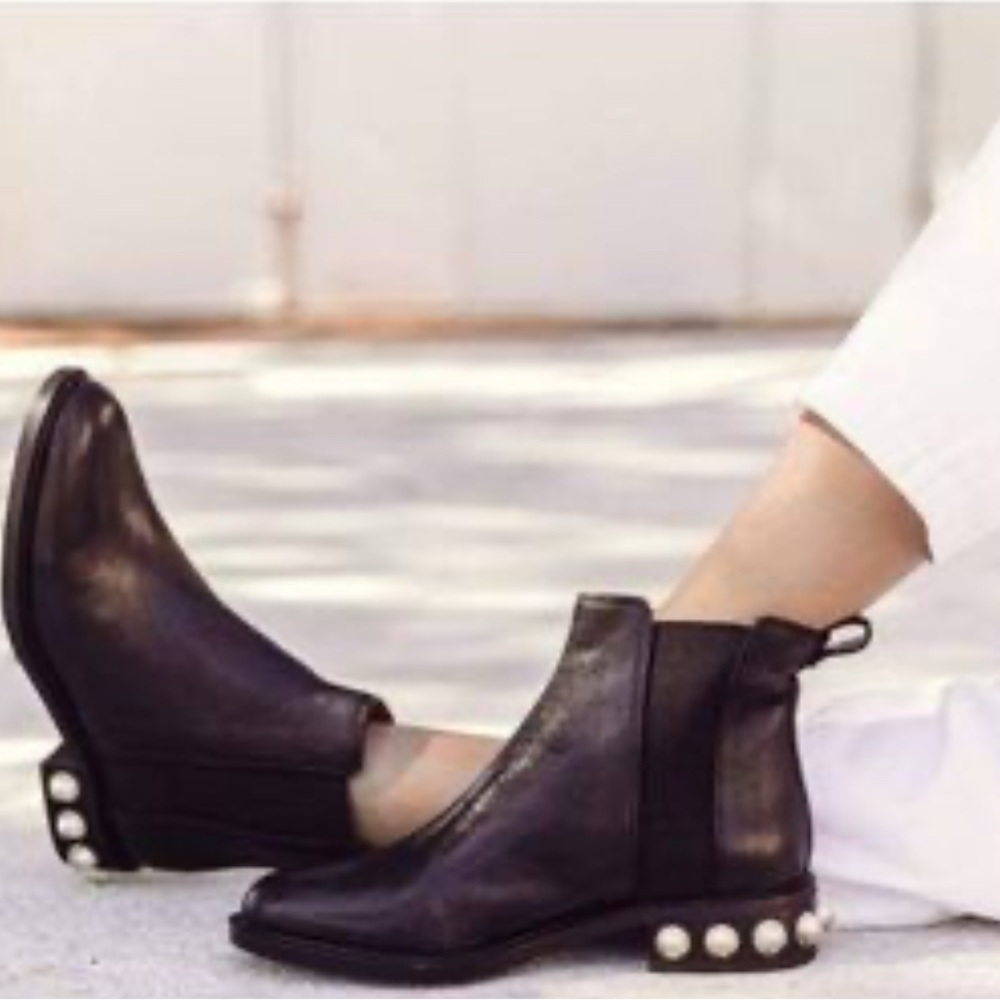 Louise et Cie Black Lo-Valtina Leather Ankle Boots Pearl 8
